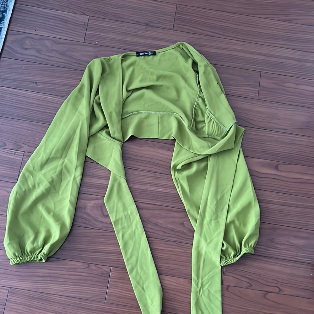 Cropped green tie front long sleeve shirt
